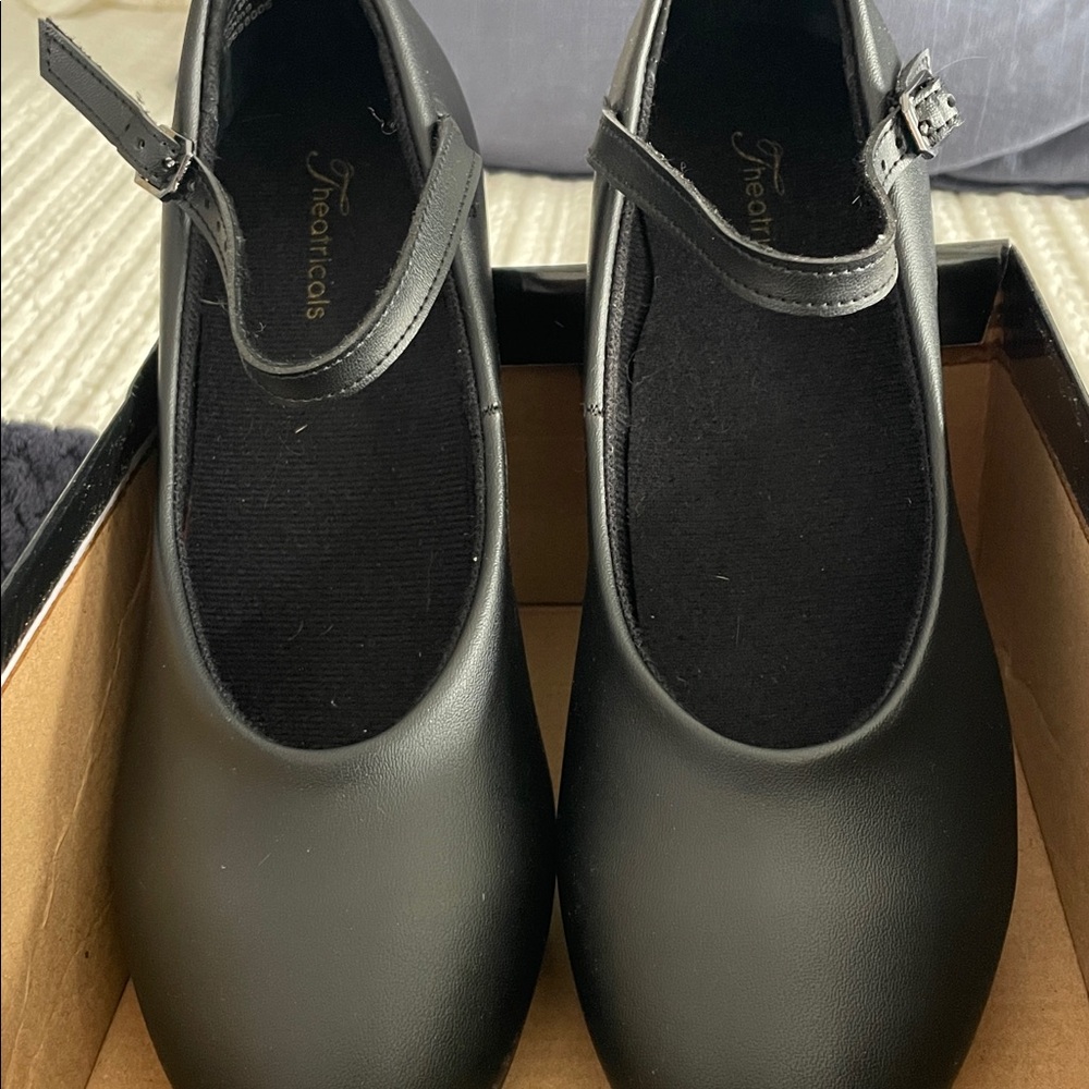 Tap shoes Theatricals Footwear